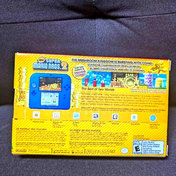 Nintendo 2DS Blue with New Super Mario Bros. 2 - Picture 2 of 6